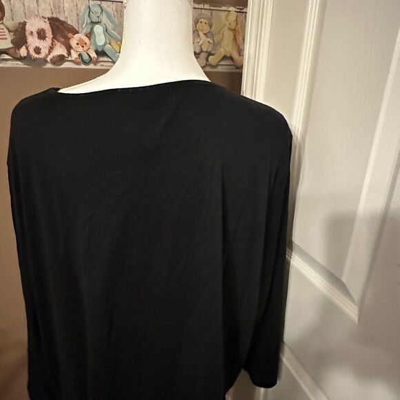 Alfred Dunner Black and White Asymmetrical Blouse NWT 3x - Picture 6 of 7